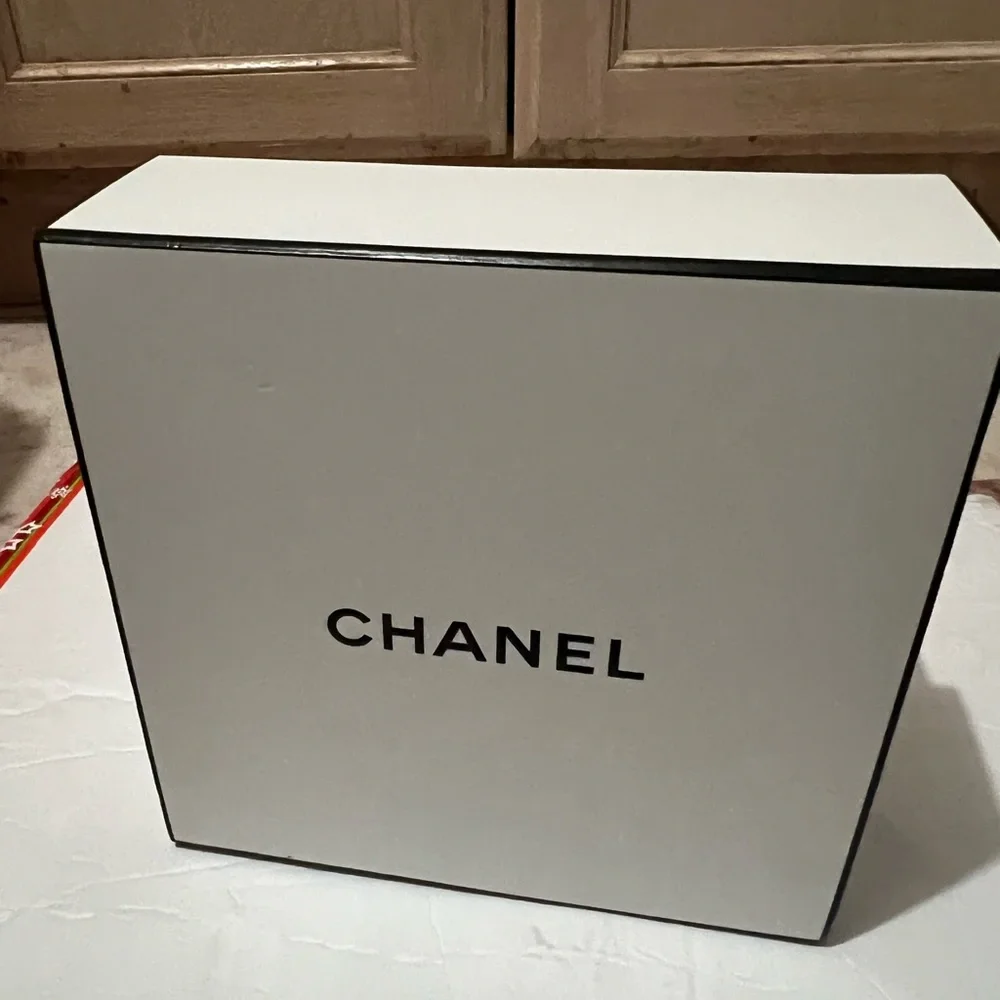 Chanel empty box - Picture 1 of 5